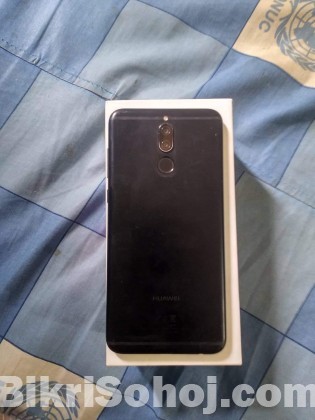 Huawei nova 2i (4/64)